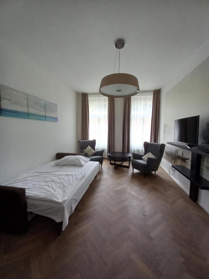 James Hotel & Apartments Прага Екстериор снимка
