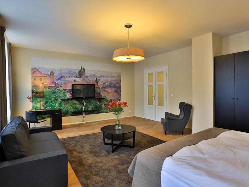 James Hotel & Apartments Прага Екстериор снимка