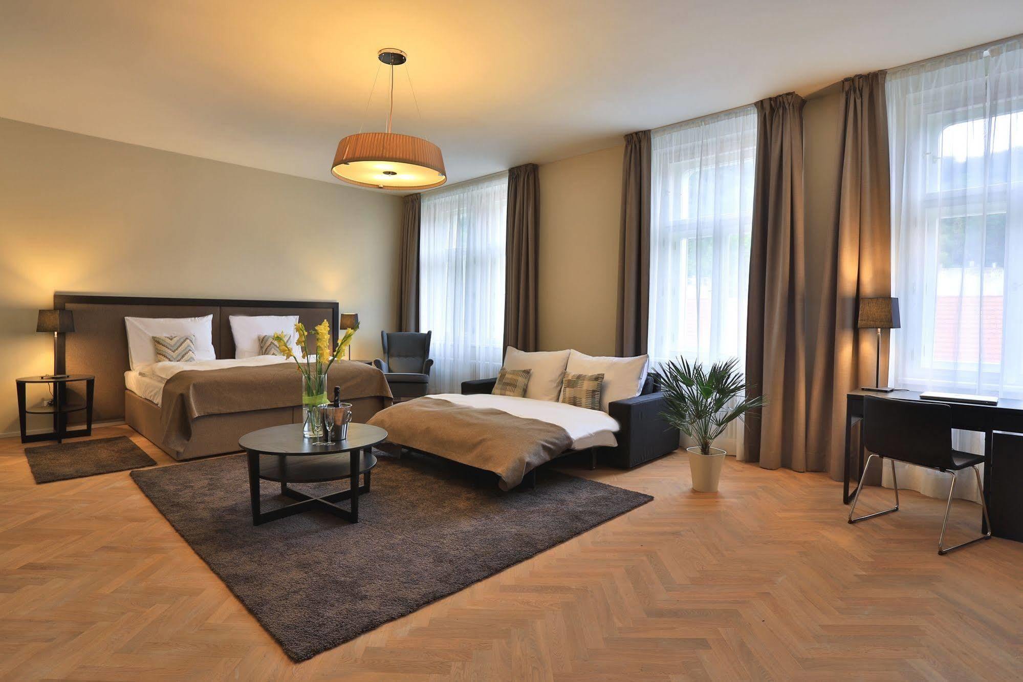 James Hotel & Apartments Прага Екстериор снимка