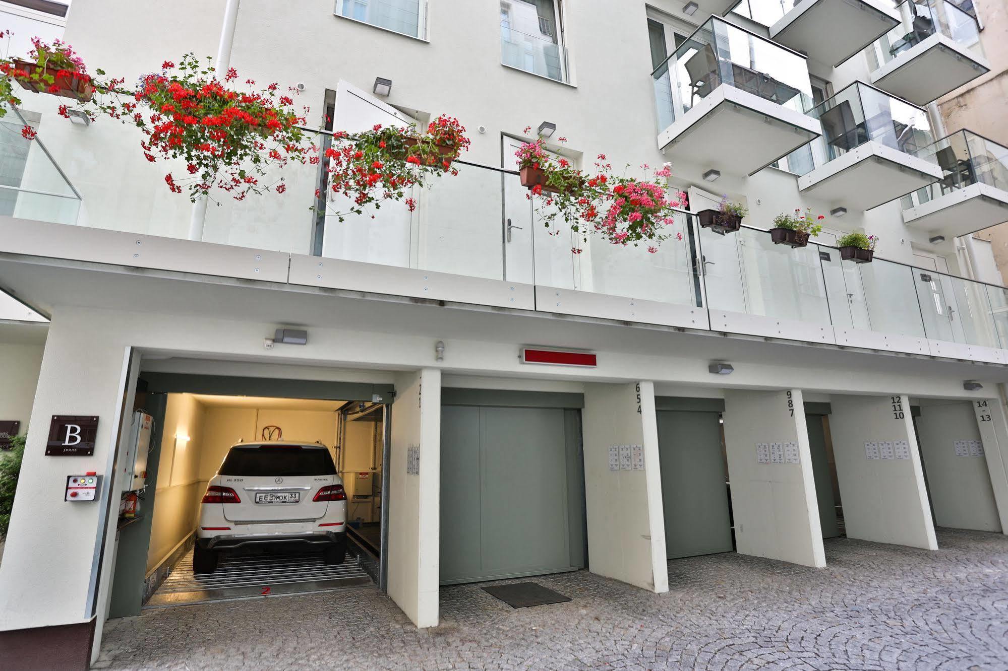 James Hotel & Apartments Прага Екстериор снимка