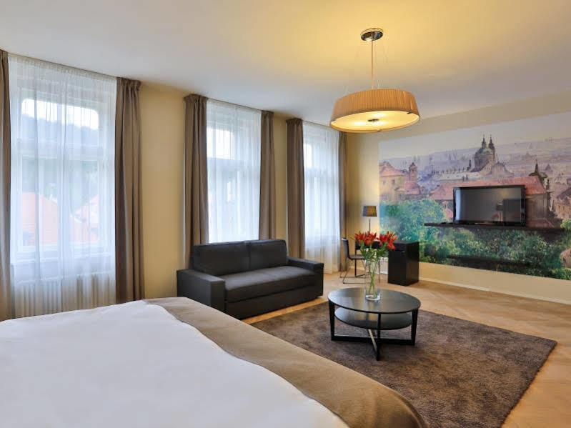 James Hotel & Apartments Прага Екстериор снимка